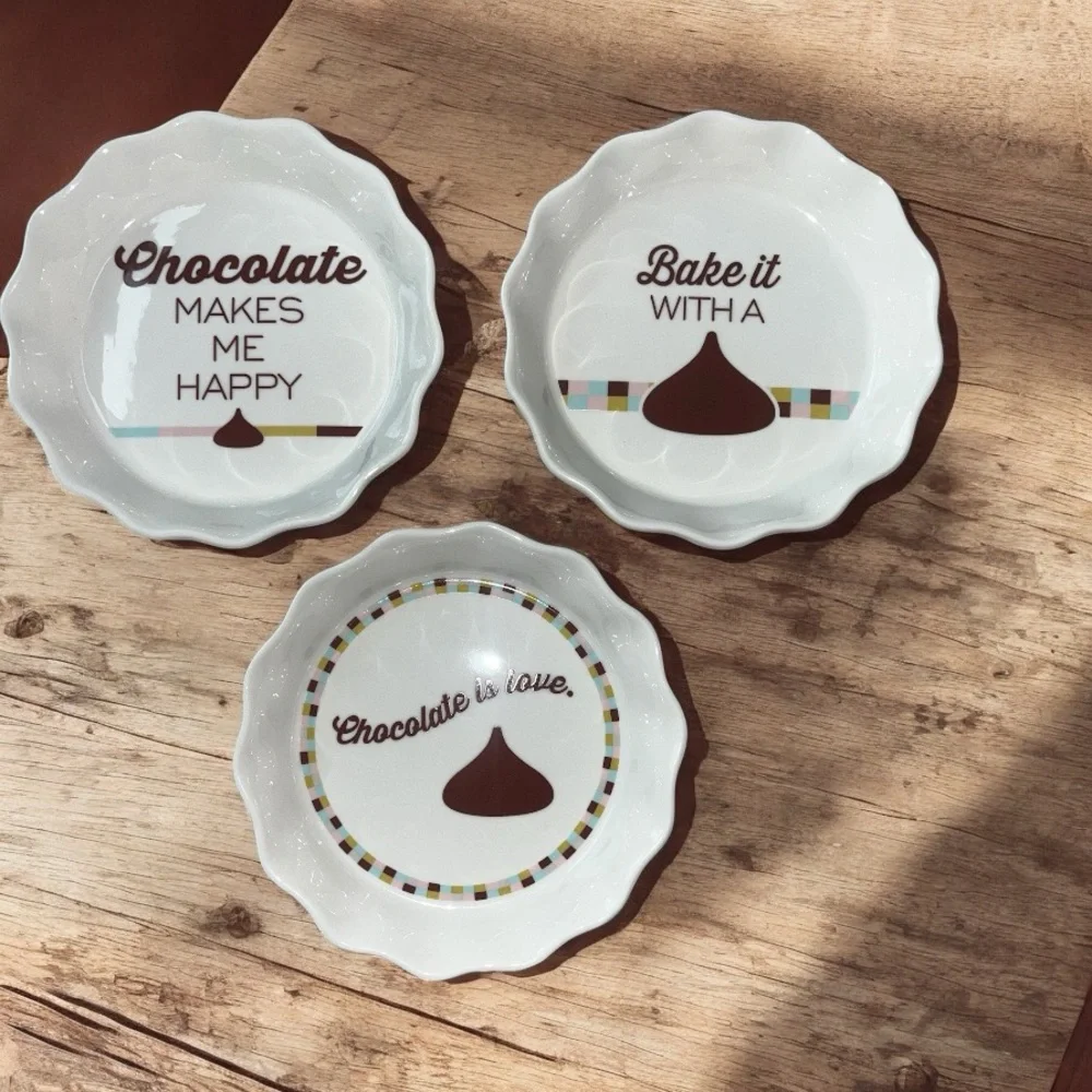 Set of Three Chocolate-Themed Ceramic Plates Hershey’s Kisses 😘